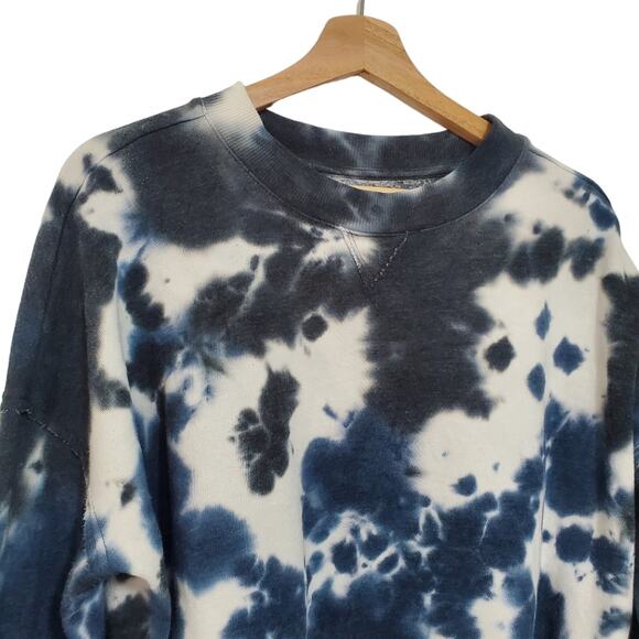 Colsie | Soft and Cozy Tie Dye Crop Raw Hem Sweatshirt - Picture 2 of 8